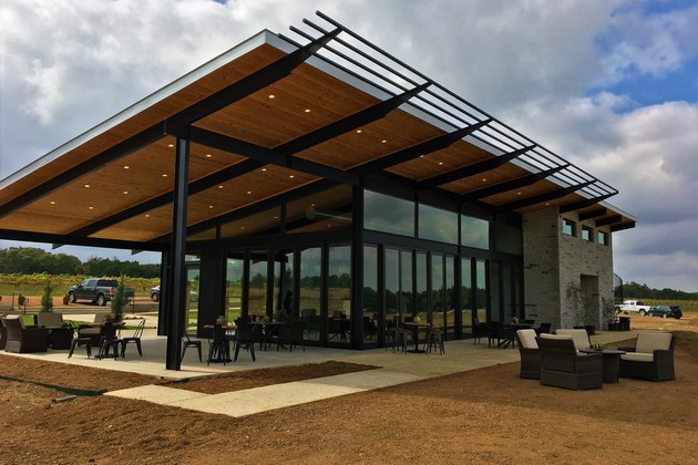 Narrow online path winery